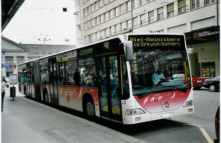 (053'216) - ABM Meinisberg - Nr. 3/BE 281'744 - Mercedes am 22. April 2002 beim Bahnhof Biel