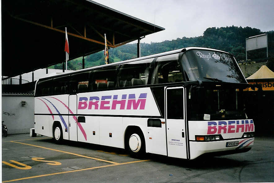 (053'415) - Aus Deutschland: Brehm, Hchstadt - ERH-AB 66 - Neoplan am 19. Mai 2002 in Thun, Grabengut