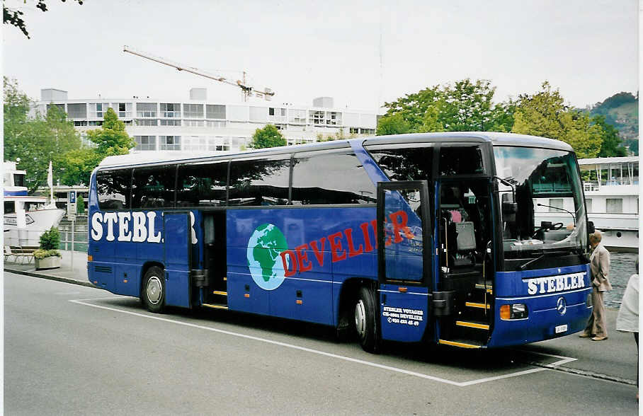 (053'612) - Stebler, Develier - JU 9389 - Mercedes am 3. Juni 2002 bei der Schifflndte Thun