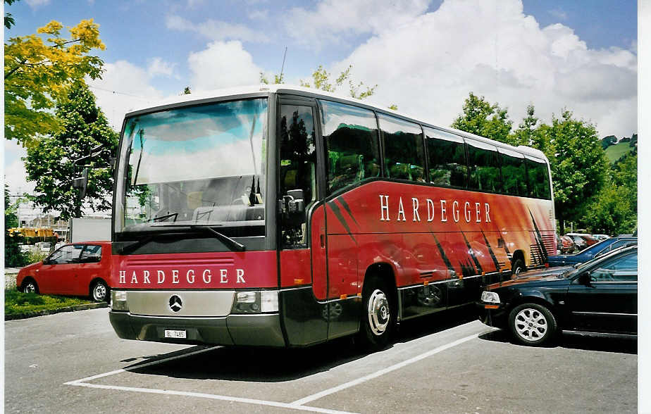(053'618) - Hardegger, Birsfelden - BL 7485 - Mercedes am 6. Juni 2002 in Thun, Seestrasse