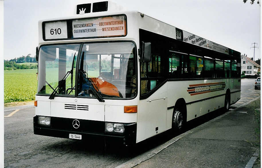 (053'715) - Hugelshofer, Frauenfeld - TG 5444 - Mercedes (ex VBZ Zrich Nr. 205) am 15. Juni 2002 beim Bahnhof Wiesendangen