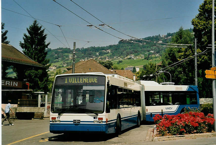 (054'101) - VMCV Clarens - Nr. 17 - Van Hool Gelenktrolleybus am 22. Juni 2002 in Vevey, Funi