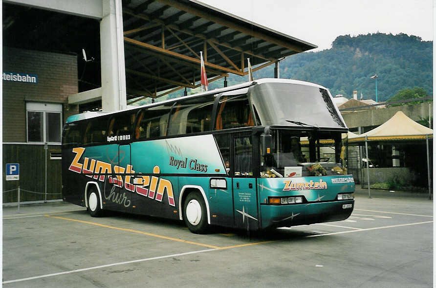 (054'313) - Zumstein, Chur - GR 18'152 - Neoplan am 2. Juli 2002 in Thun, Grabengut