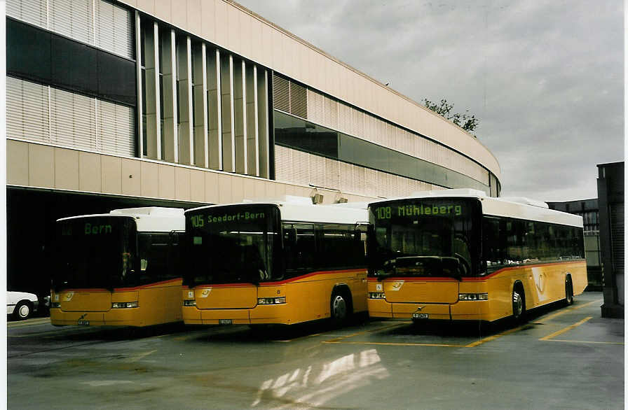 (054'324) - PTT-Regie - P 25'679 - Volvo/Hess am 13. Juli 2002 in Bern, Postautostation