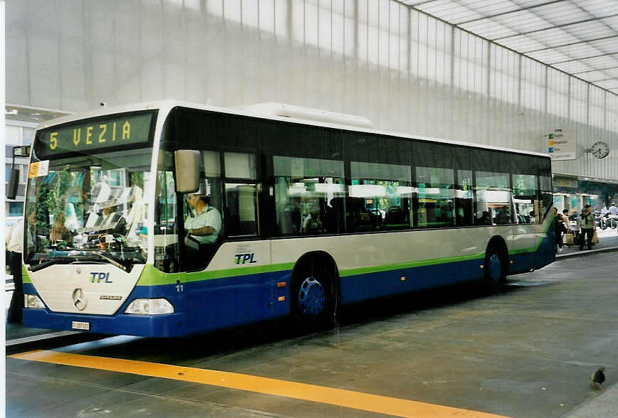 (054'637) - TPL Lugano - Nr. 11/TI 207'011 - Mercedes am 22. Juli 2002 in Lugano, Centro