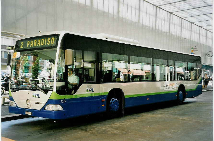 (054'701) - TPL Lugano - Nr. 5/TI 207'005 - Mercedes am 22. Juli 2002 in Lugano, Centro