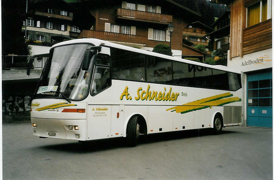 (054'926) - Schneider, Belp - BE 342'285 - Bova am 24. Juli 2002 beim Autobahnhof Adelboden