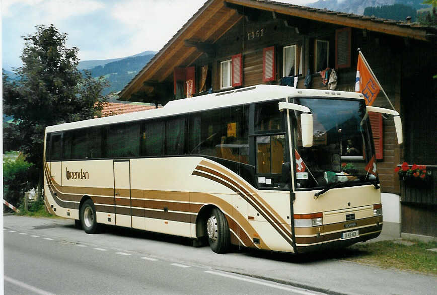 (054'930) - Aus Irland: Kavanagh, Killernay - 01-KK-1831 - Van Hool/Scania am 24. Juli 2002 in Adelboden, Margeli