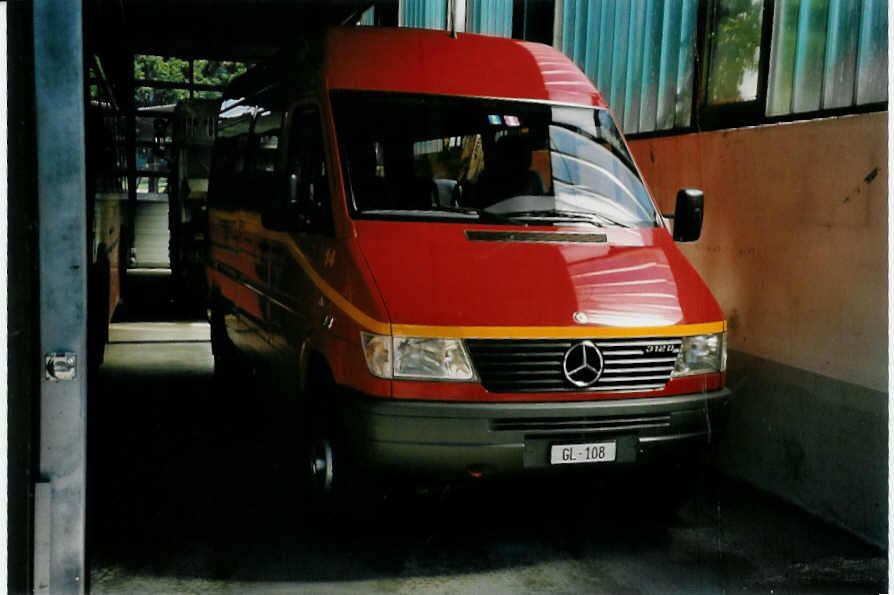 (055'024) - AS Engi - Nr. 14/GL 108 - Mercedes am 27. Juli 2002 in Elm, Garage