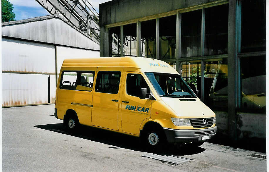 (055'309) - Funi-Car, Biel - Nr. 73/BE 213'673 - Mercedes am 5. August 2002 in Biel, Garage