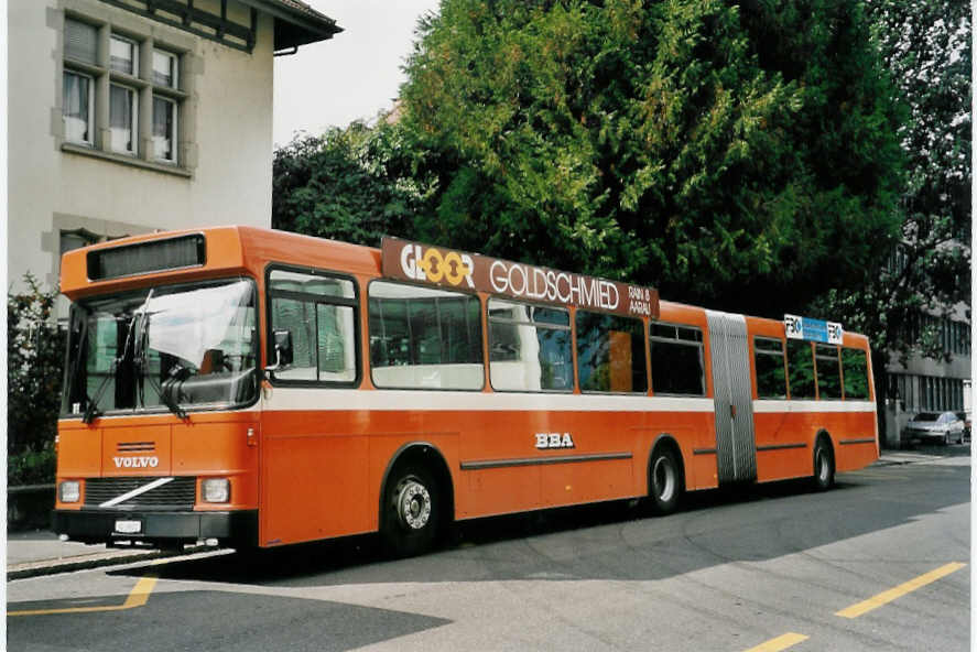 (056'004) - BBA Aarau - Nr. 131/AG 6631 - Volvo/Hess am 11. September 2002 beim Bahnhof Aarau