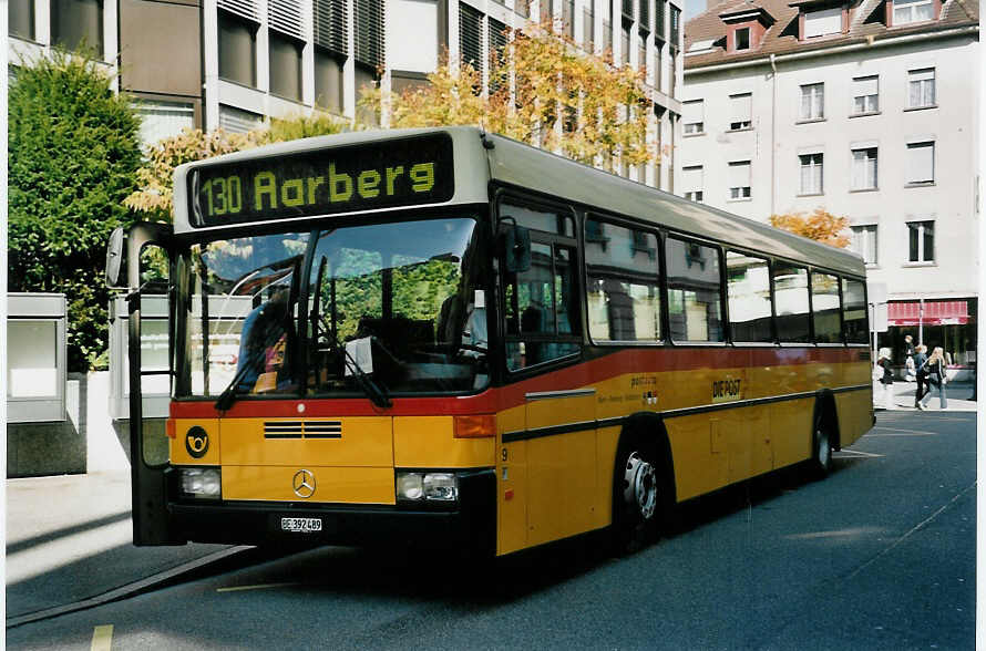 (056'237) - AVA Aarberg - Nr. 9/BE 392'489 - Mercedes/R&J am 30. September 2002 in Biel, Zentralplatz