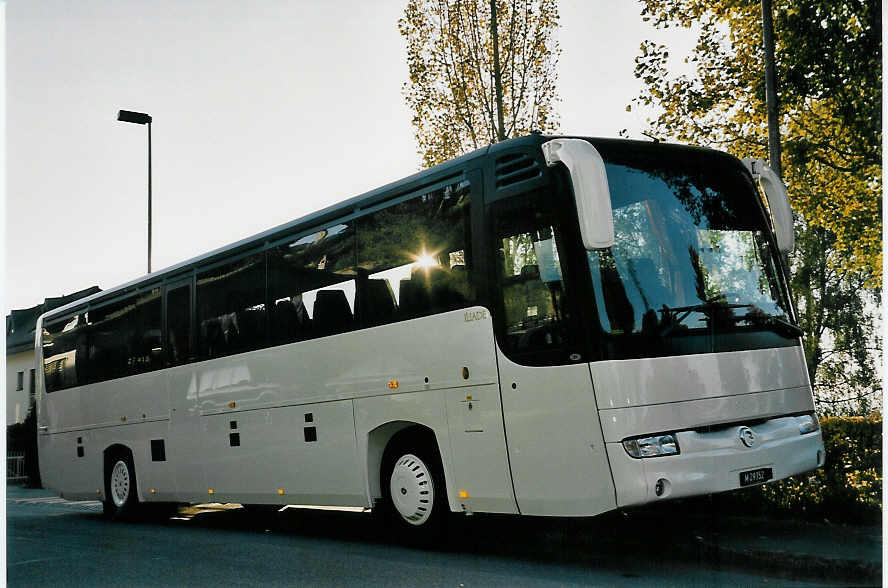 (056'316) - Schweizer Armee - M+29'352 - Irisbus am 30. September 2002 in Murten, Expo.02