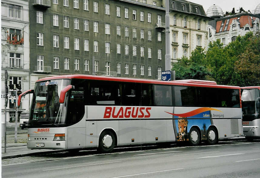 (056'425) - Blaguss, Wien - OP 308 AF - Setra am 8. Oktober 2002 in Wien, Schwedenplatz