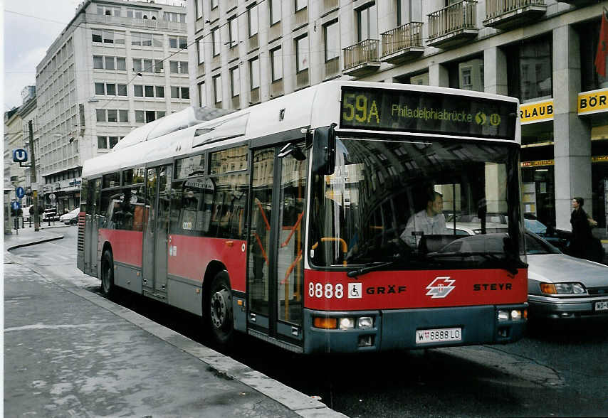 (056'508) - Wiener Linien - Nr. 8888/W 8888 LO - Grf/Steyr am 8. Oktober 2002 in Wien, Oper