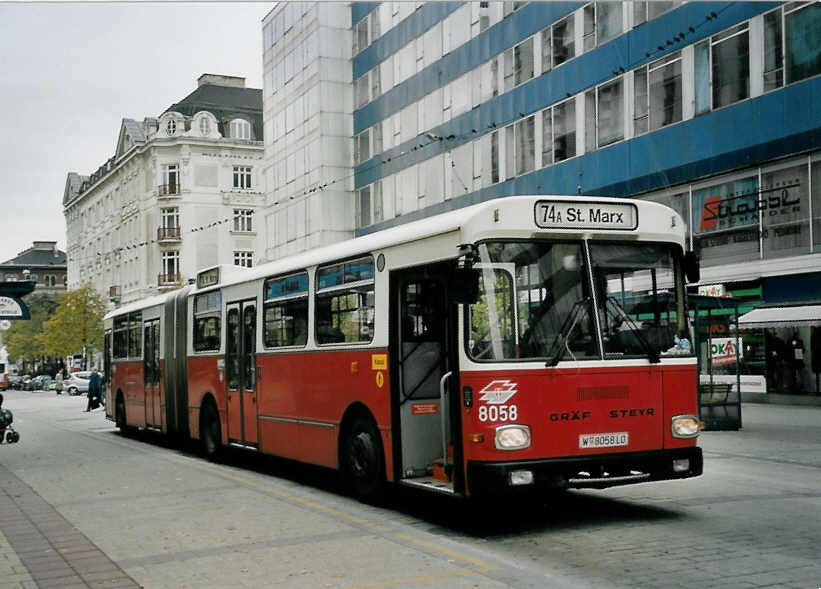 (056'609) - Wiener Linien - Nr. 8058/W 8058 LO - Grf/Steyr am 9. Oktober 2002 in Wien, Landstrasse