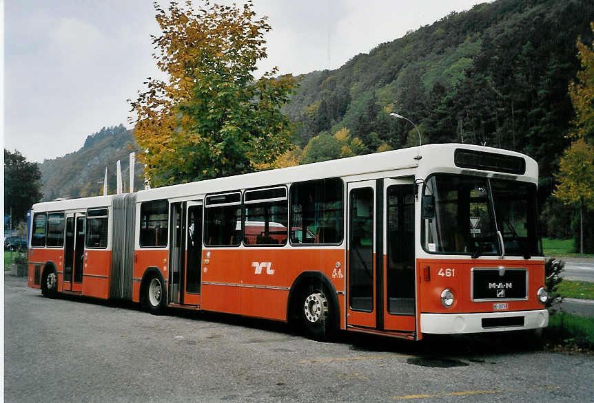 (056'917) - TL Lausanne - Nr. 461/BE 2073 - MAN/Lauber am 12. Oktober 2002 in Biel, BTR