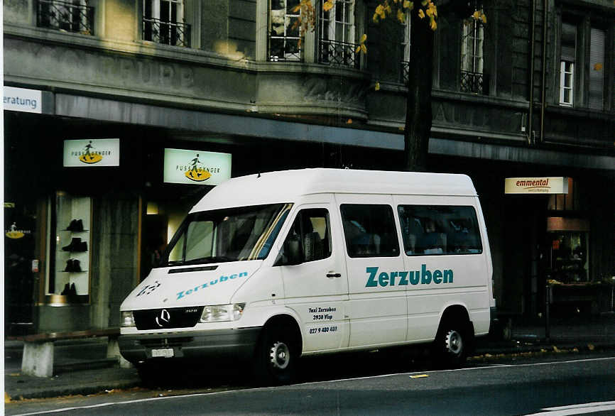 (057'129) - Zerzuben, Visp - Nr. 12/VS 159 - Mercedes am 1. November 2002 in Thun, Bahnhofstrasse