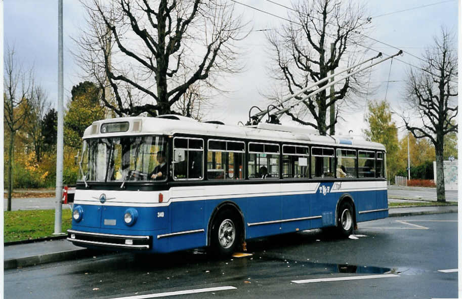 (057'209) - TPF Fribourg - Nr. 340 - Saurer/Hess Trolleybus (ex TF Fribourg Nr. 40) am 3. November 2002 in Fribourg, Chassotte