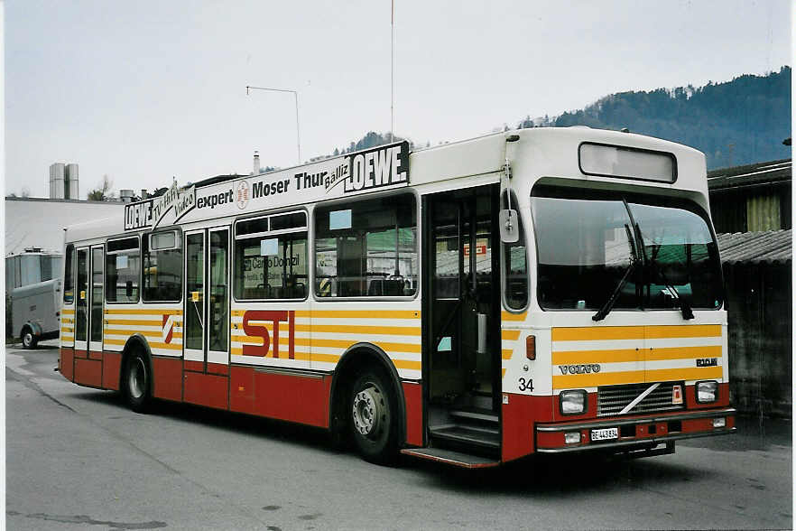 (057'331) - STI Thun - Nr. 34/BE 443'834 - Volvo/R&J (ex SAT Thun Nr. 34) am 18. November 2002 in Thun, Garage