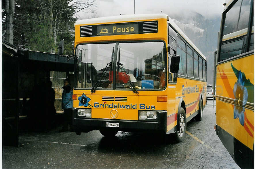(057'918) - AVG Grindelwald - Nr. 24/BE 364'408 - Vetter am 28. Dezember 2002 beim Bahnhof Grindelwald