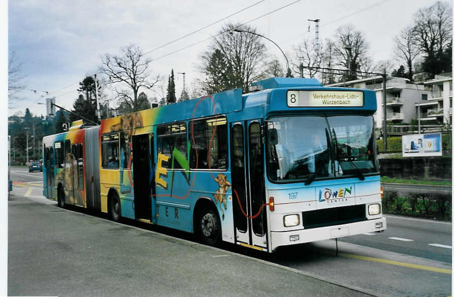 (058'108) - VBL Luzern - Nr. 197 - NAW/Hess Gelenktrolleybus am 30. Dezember 2002 in Luzern, Verkehrshaus