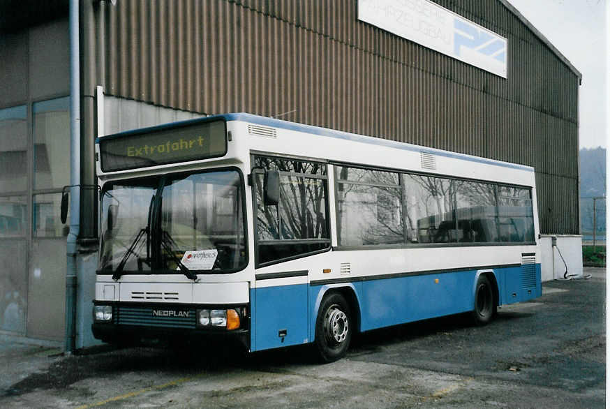 (058'531) - VBZ Zrich - Nr. 300 - Neoplan (ex Maag, Kloten Nr. 24) am 18. Januar 2003 in Biel, Rattinbus