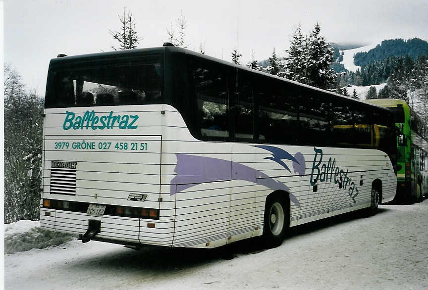 (058'620) - Ballestraz, Grne - VS 105'182 - Renault am 26. Januar 2003 in Adelboden, ASB