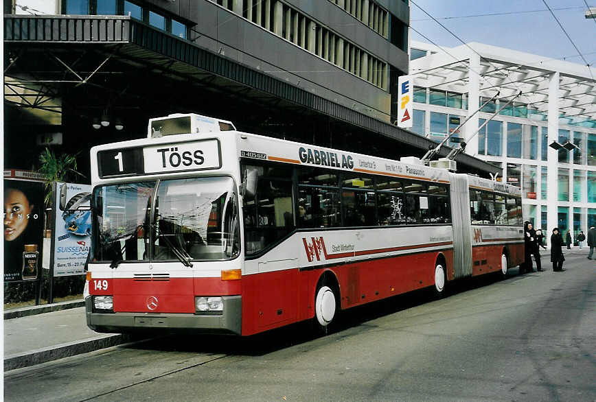 (058'907) - WV Winterthur - Nr. 149 - Mercedes Gelenktrolleybus am 20. Februar 2003 beim Hauptbahnhof Winterthur