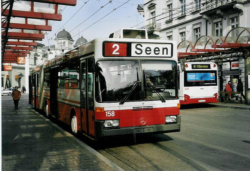 (058'921) - WV Winterthur - Nr. 158 - Mercedes Gelenktrolleybus am 20. Februar 2003 beim Hauptbahnhof Winterthur