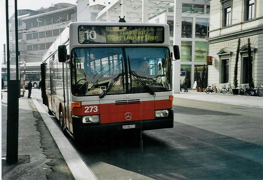 (058'922) - WV Winterthur - Nr. 273/ZH 588'273 - Mercedes am 20. Februar 2003 beim Hauptbahnhof Winterthur