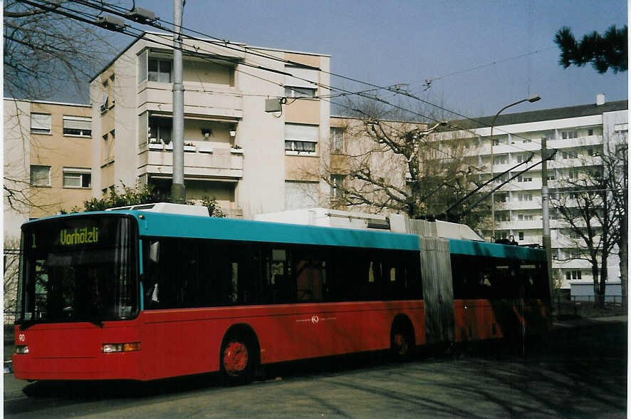 (059'030) - VB Biel - Nr. 90 - NAW/Hess Gelenktrolleybus am 22. Februar 2003 in Biel, Eisbahn