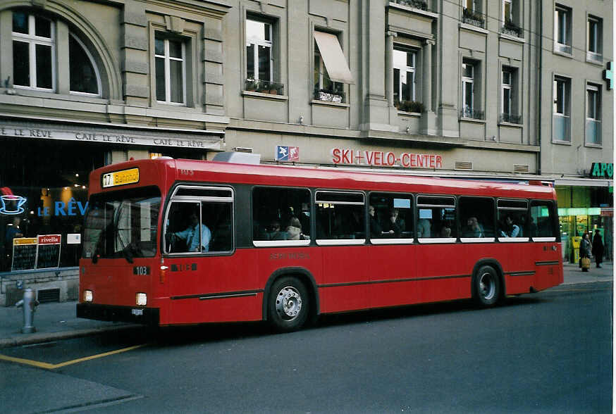 (059'034) - Bernmobil, Bern - Nr. 103/BE 500'103 - Volvo/R&J am 26. Februar 2003 in Bern, Hirschengraben
