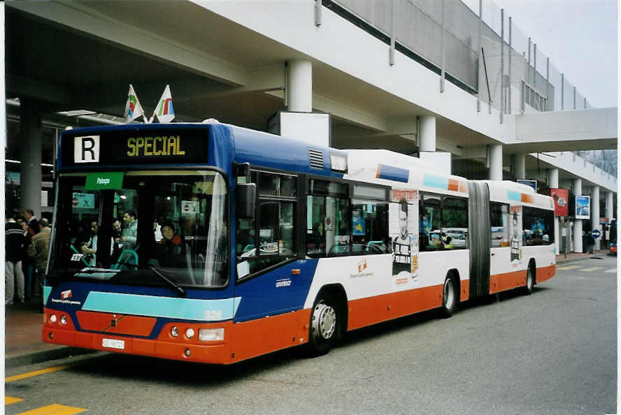 (059'135) - TPG Genve - Nr. 328/GE 96'711 - Volvo am 16. Mrz 2003 in Genve, Palexpo