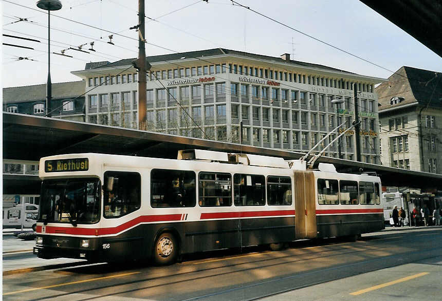 (059'327) - VBSG St. Gallen - Nr. 156 - NAW/Hess Gelenktrolleybus am 29. Mrz 2003 beim Bahnhof St. Gallen