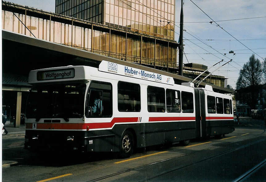 (059'334) - VBSG St. Gallen - Nr. 111 - Saurer/Hess Gelenktrolleybus am 29. Mrz 2003 beim Bahnhof St. Gallen