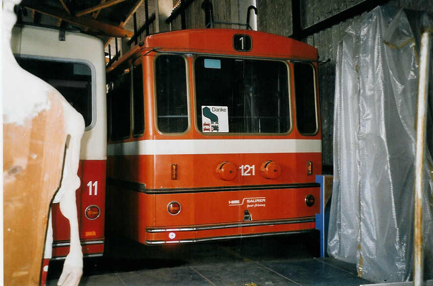 (059'602) - WV Winterthur (TVS) - Nr. 121 - Saurer/Hess Gelenktrolleybus am 30. Mrz 2003 in Niederscherli (Teilaufnahme)