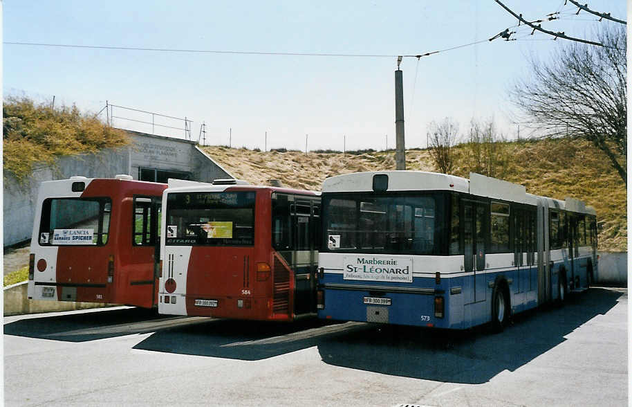 (059'829) - TPF Fribourg - Nr. 573/FR 300'399 - Volvo/Hess (ex TF Fribourg Nr. 173) am 18. April 2003 in Fribourg, Garage