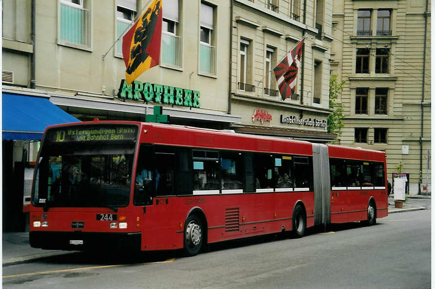 (060'214) - Bernmobil, Bern - Nr. 244/BE 518'244 - Van Hool am 22. Mai 2003 beim Bahnhof Bern