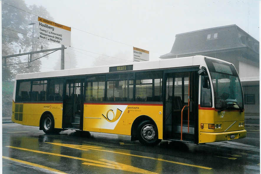 (060'228) - AVBB Schwanden - Nr. 2/BE 26'631 - Volvo/Berkhof am 25. Mai 2003 auf dem Brnigpass
