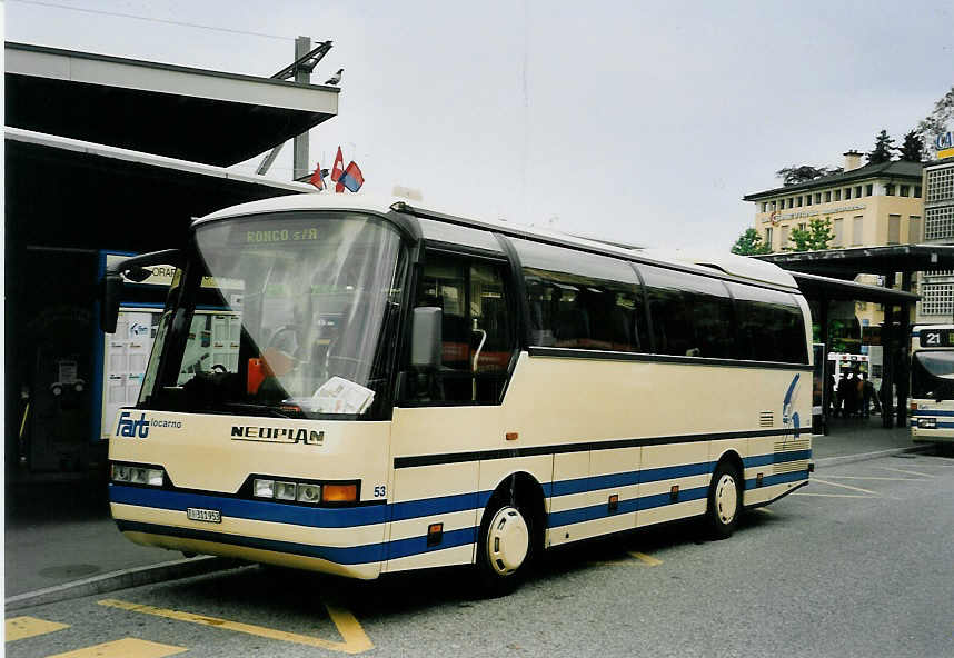 (060'320) - FART Locarno - Nr. 53/TI 311'953 - Neoplan am 26. Mai 2003 beim Bahnhof Locarno