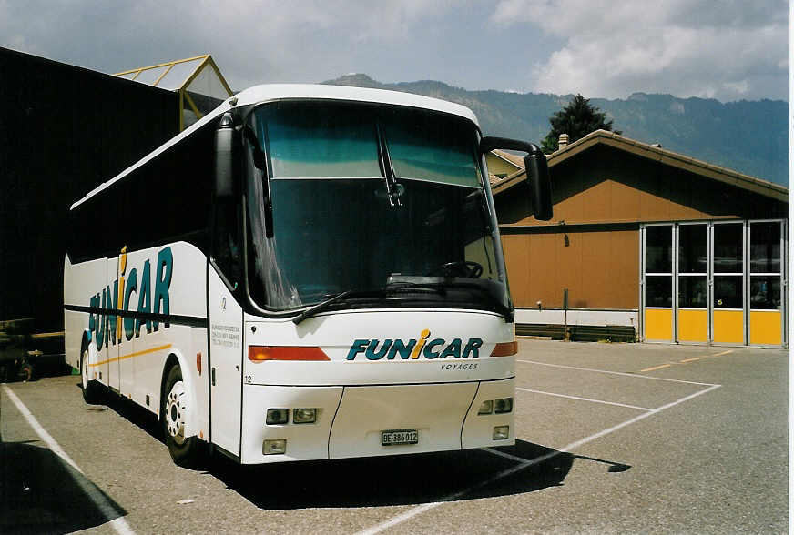 (060'709) - Funi-Car, Biel - Nr. 12/BE 386'012 - Bova am 16. Juni 2003 beim Bahnhof Wilderswil