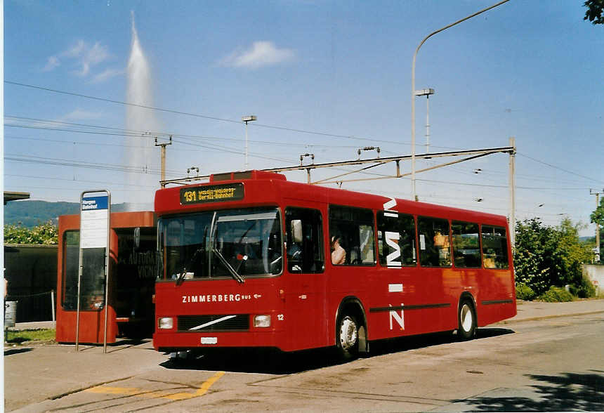 (061'036) - AHW Horgen - Nr. 12/ZH 381'462 - Volvo/Hess (ex Waldmeier, Wdenswil Nr. 12) am 21. Juni 2003 beim Bahnhof Horgen