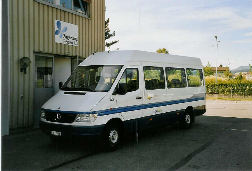 (061'103) - ZVB Zug - Nr. 123/ZG 3380 - Mercedes am 21. Juni 2003 in Zug, Garage