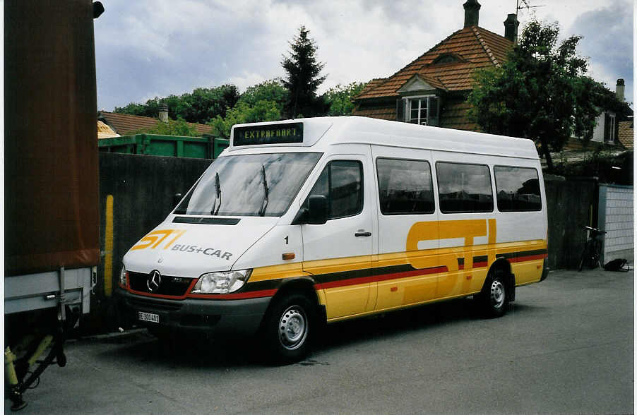 (061'226) - STI Thun - Nr. 1/BE 300'401 - Mercedes am 2. Juli 2003 in Thun, Garage
