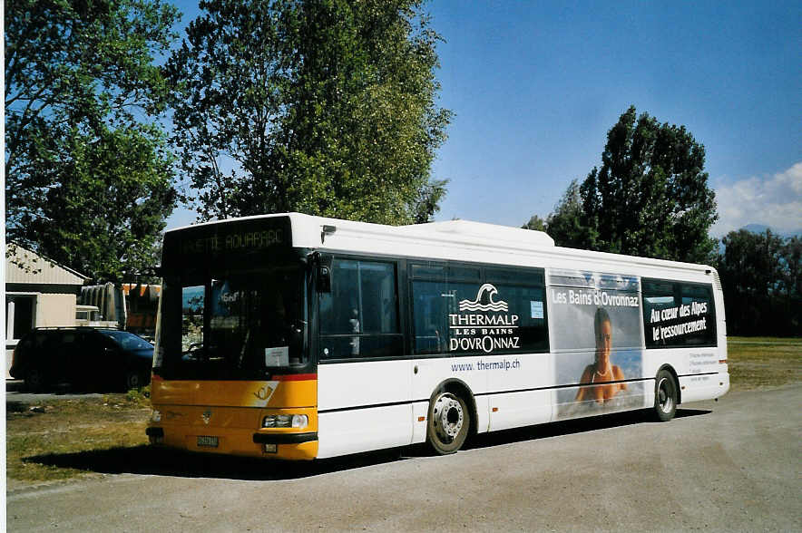 (061'302) - Buchard, Leytron - VS 216'170 - Renault am 6. Juli 2003 in Bouveret, Parkplatz