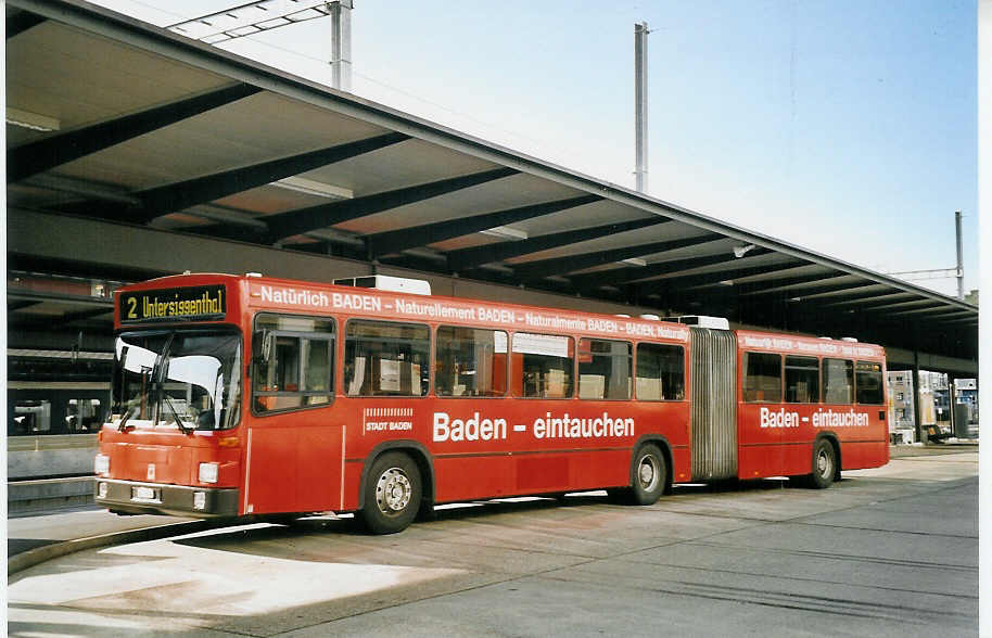 (061'611) - RVBW Wettingen - Nr. 126/AG 15'124 - MAN/R&J am 19. Juli 2003 beim Bahnhof Baden