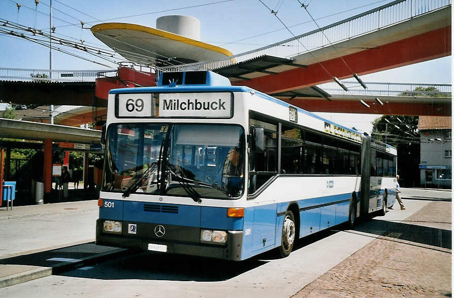 (061'730) - VBZ Zrich - Nr. 501/ZH 608'501 - Mercedes am 19. Juli 2003 in Zrich, Bucheggplatz