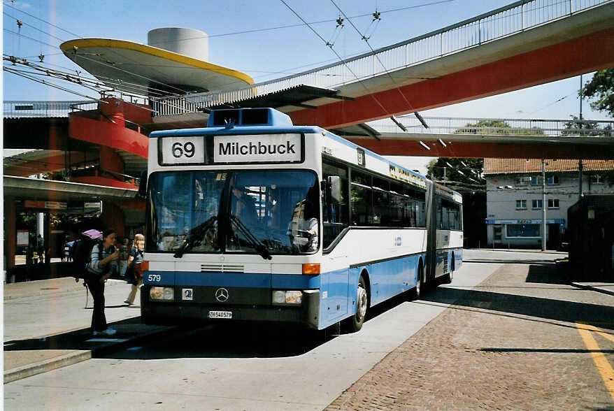 (061'735) - VBZ Zrich - Nr. 579/ZH 540'579 - Mercedes am 19. Juli 2003 in Zrich, Bucheggplatz