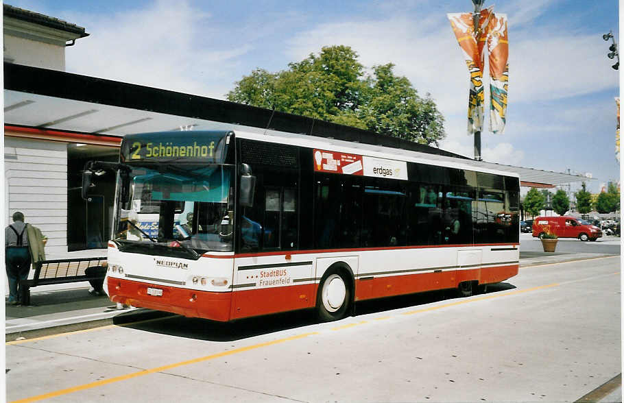 (061'932) - PostAuto Thurgau-Schaffhausen - Nr. 74/TG 158'098 - Neoplan (ex P 23'204) am 25. Juli 2003 beim Bahnhof Frauenfeld
